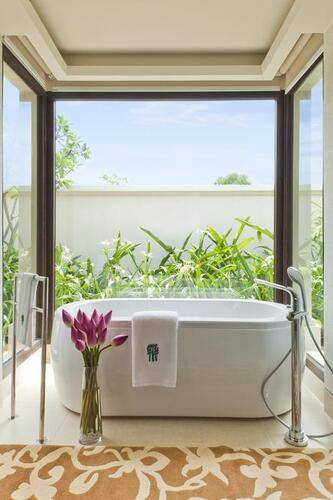 Banyan Tree Lang Co