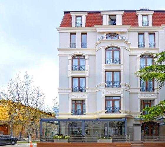 City Avenue Hotel