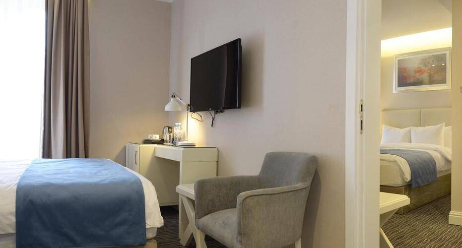 City Avenue Hotel