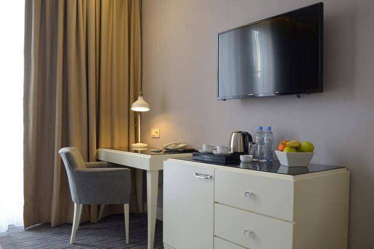 City Avenue Hotel