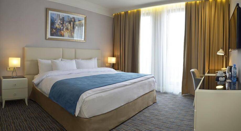 City Avenue Hotel