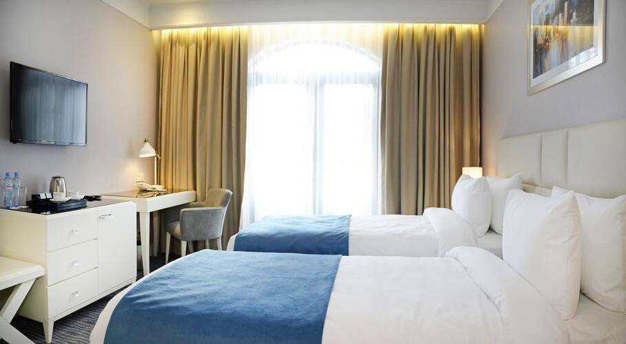 City Avenue Hotel