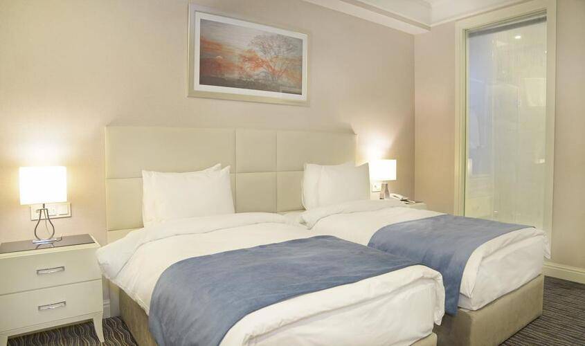 City Avenue Hotel