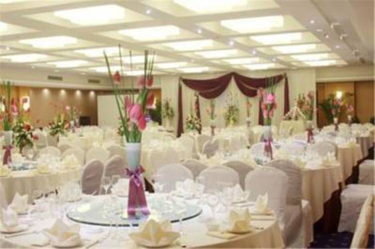 Metropark Jichen Hotel Shanghai (Ex. Ambassador Hotel)