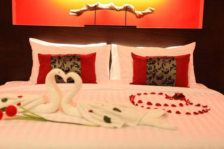 Alfresco Phuket Hotel