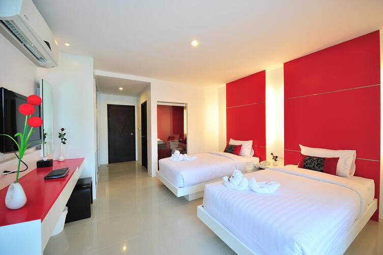 Alfresco Phuket Hotel