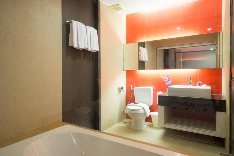 Alfresco Phuket Hotel