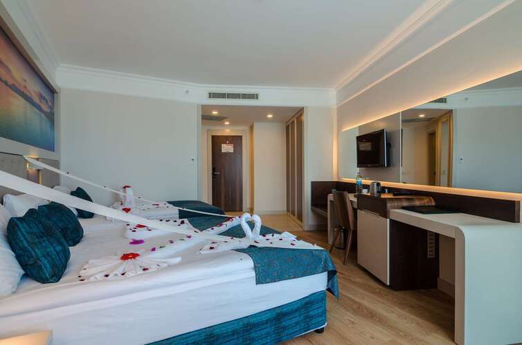 The Lumos Deluxe Resort Hotel & Spa