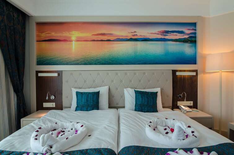 The Lumos Deluxe Resort Hotel & Spa