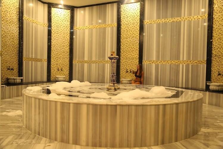 Jadore Deluxe Hotel & Spa