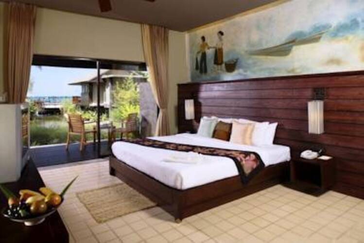 Khaolak Wanaburee Resort