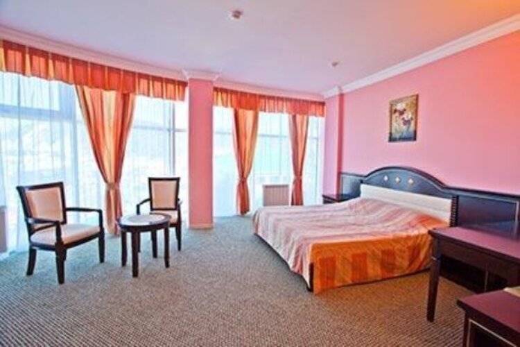 Кристалл Deluxe Отель