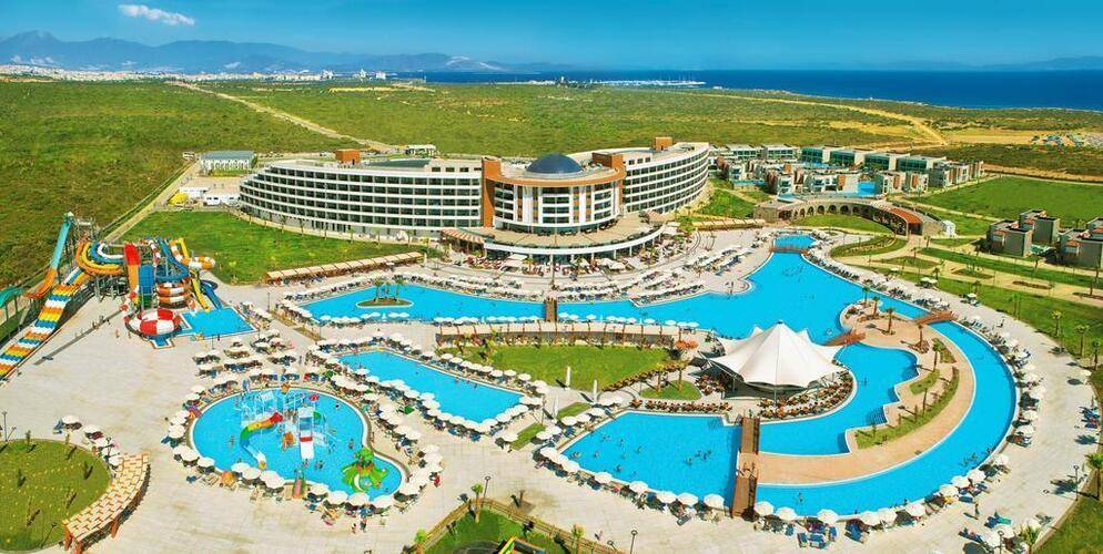 Aquasis Deluxe Resort & Spa