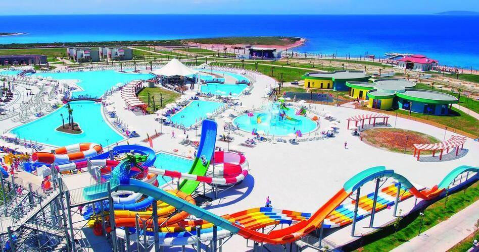 Aquasis Deluxe Resort & Spa