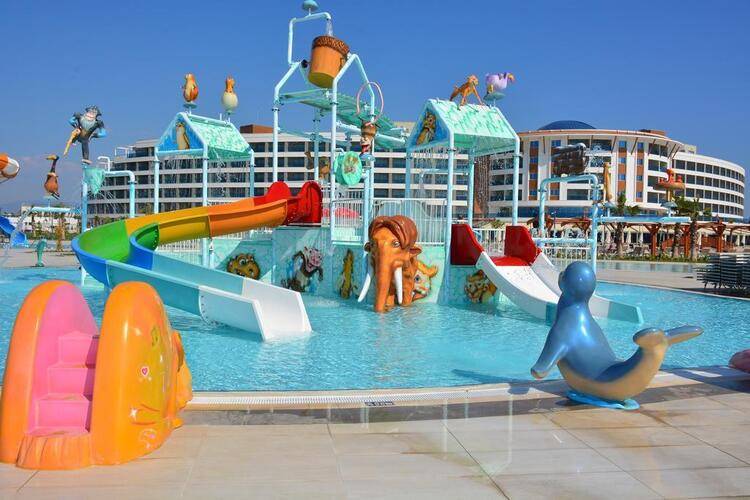 Aquasis Deluxe Resort & Spa