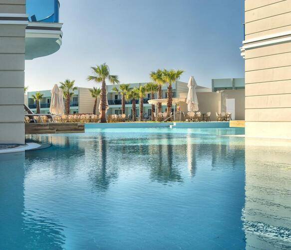 Aquasis Deluxe Resort & Spa