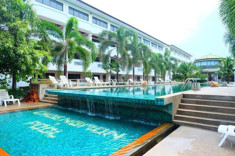 Bay Beach Resort (Ex.Choeng Mon Beach)