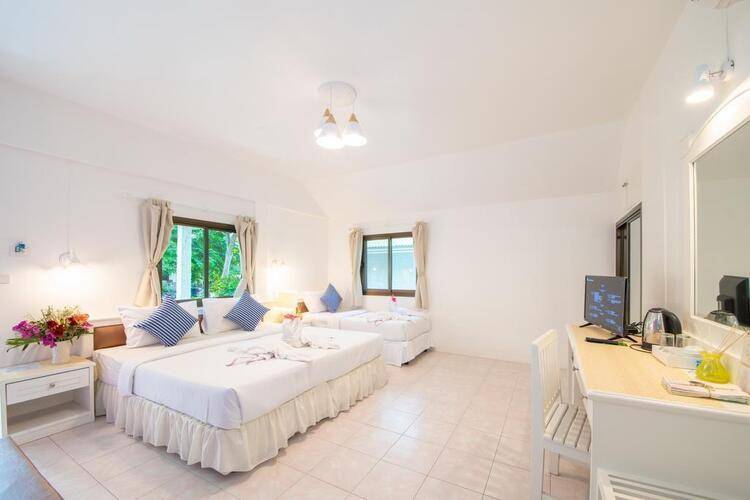 Bay Beach Resort (Ex.Choeng Mon Beach)