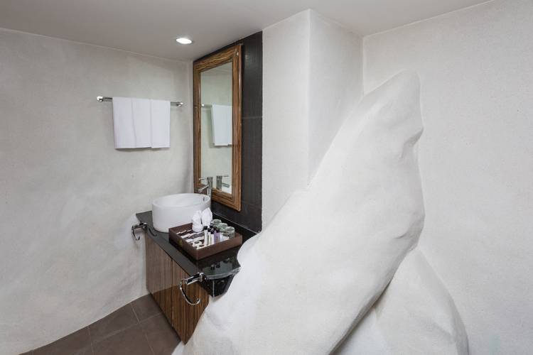 Royal Beach Boutique Resort & Spa