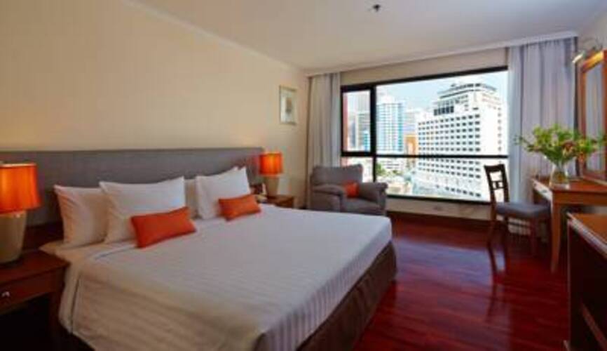 Bandara Suites Silom