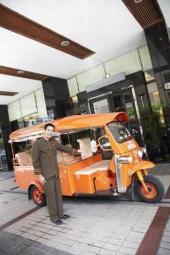 Bandara Suites Silom