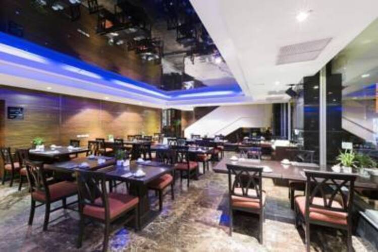 Bandara Suites Silom
