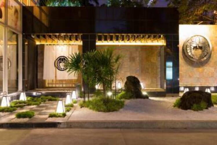 Bandara Suites Silom