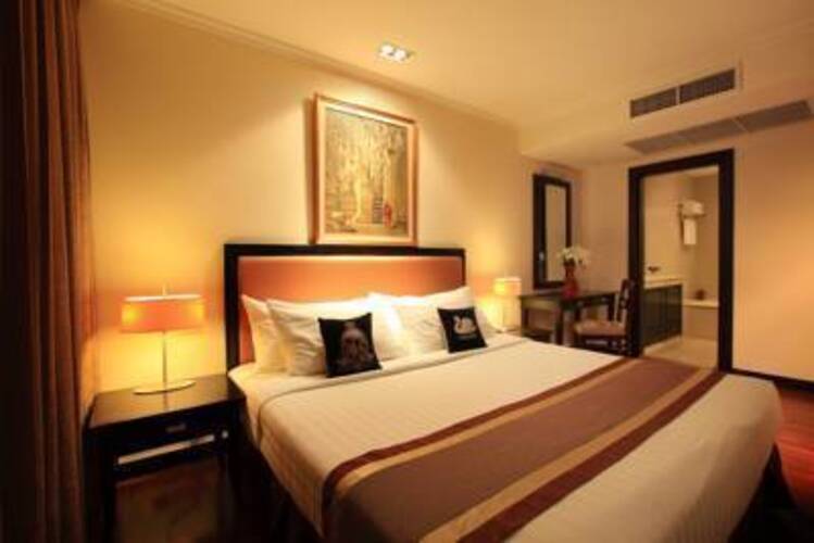 Bandara Suites Silom
