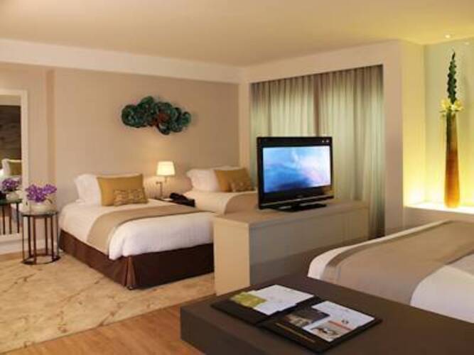 Grand Diamond Suites Hotel
