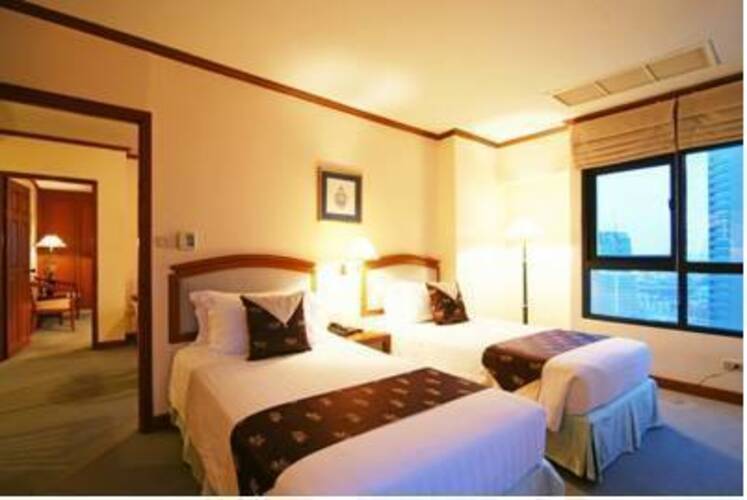 Grand Diamond Suites Hotel