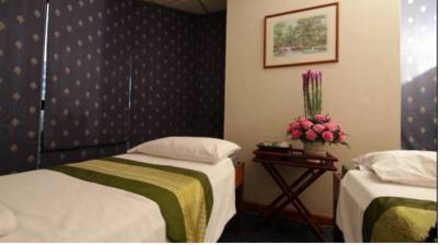 Grand Diamond Suites Hotel