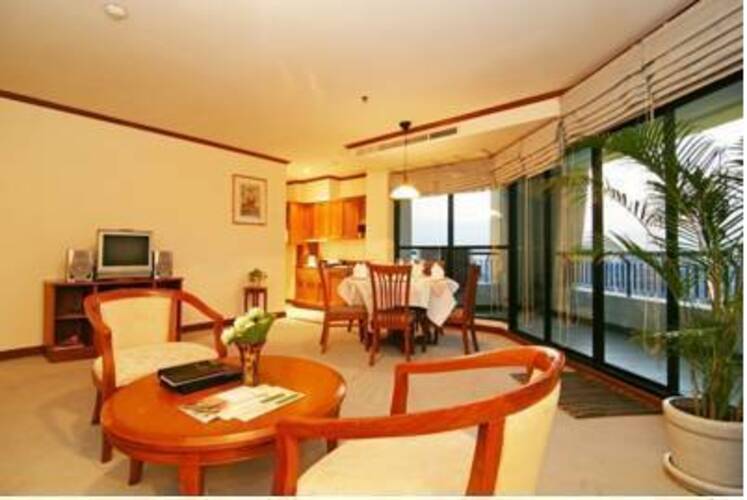 Grand Diamond Suites Hotel