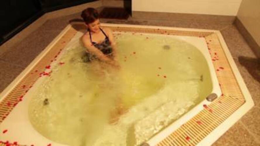 Grand Diamond Suites Hotel