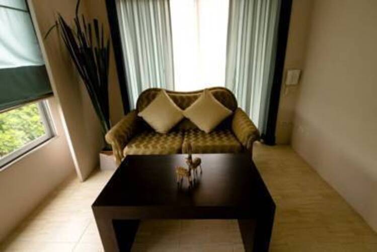 Royal View Resort Rangnam