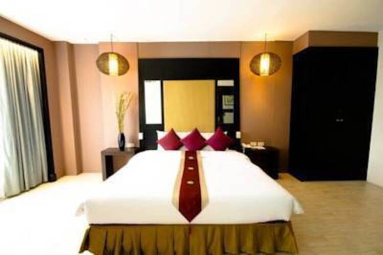 Royal View Resort Rangnam