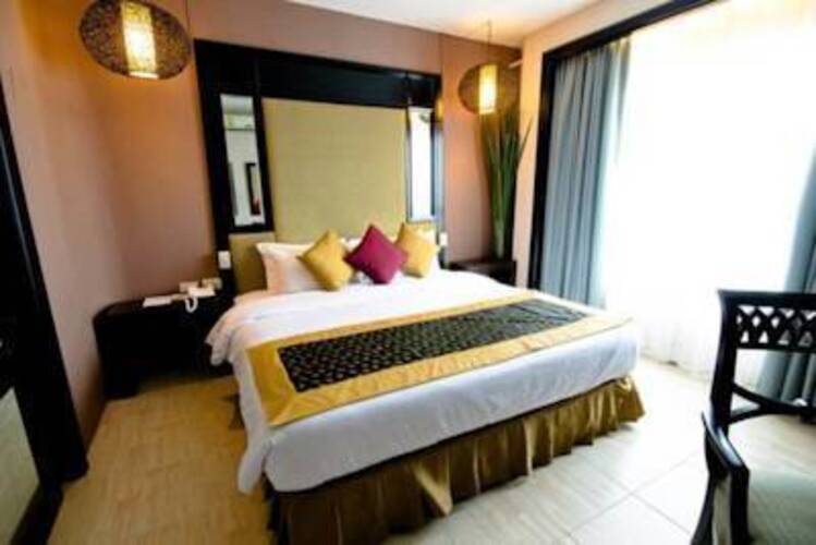 Royal View Resort Rangnam