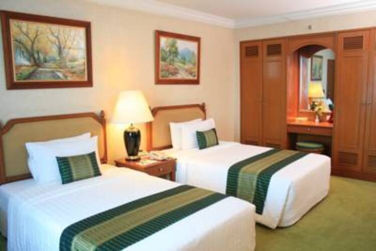 Golden Tulip Sovereign Hotel
