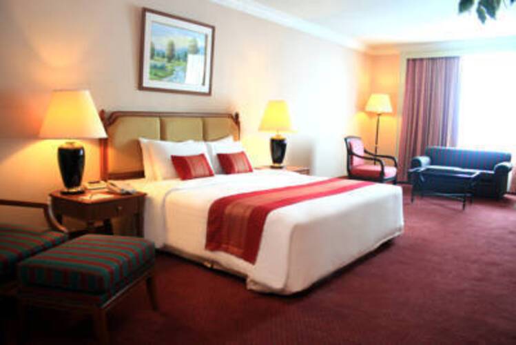 Golden Tulip Sovereign Hotel