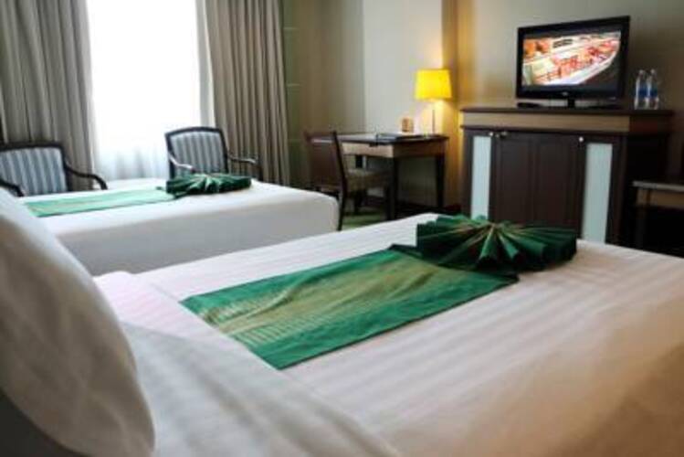 Golden Tulip Sovereign Hotel