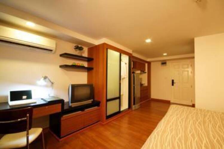I Residence Sathorn (Ex. Premier Residence)