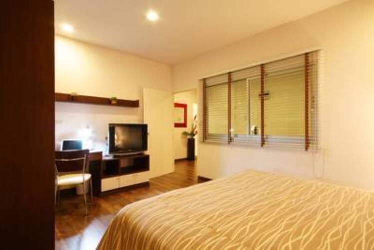 I Residence Sathorn (Ex. Premier Residence)