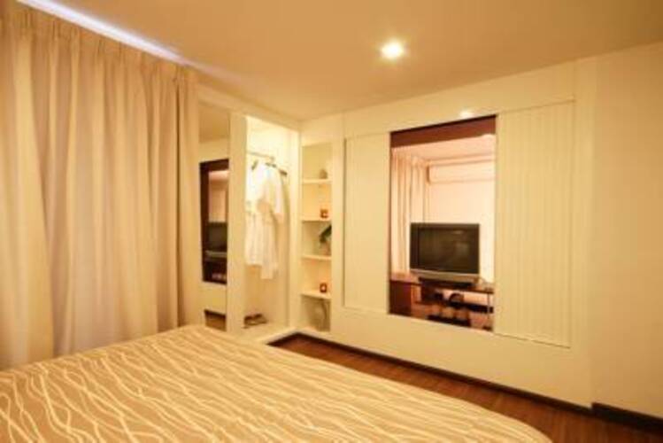 I Residence Sathorn (Ex. Premier Residence)
