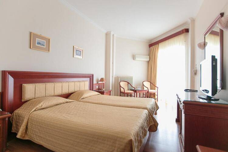 Tzaki Hotel