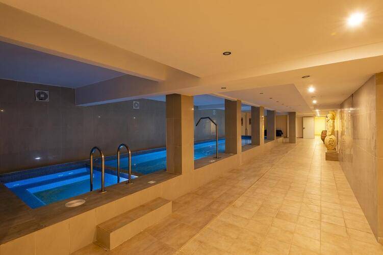 Bomo Dolphin Resort & Conference