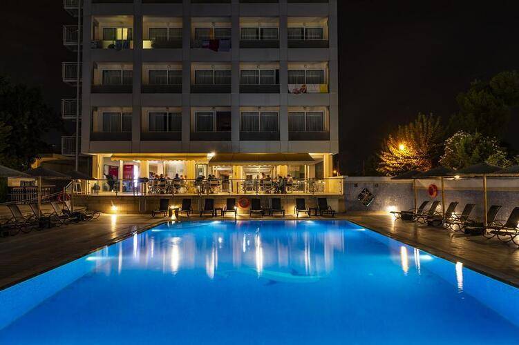 Bomo Dolphin Resort & Conference