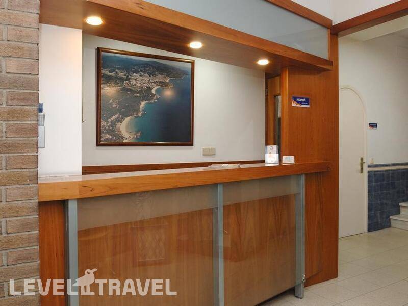 Фотография Apartamentos Almirall