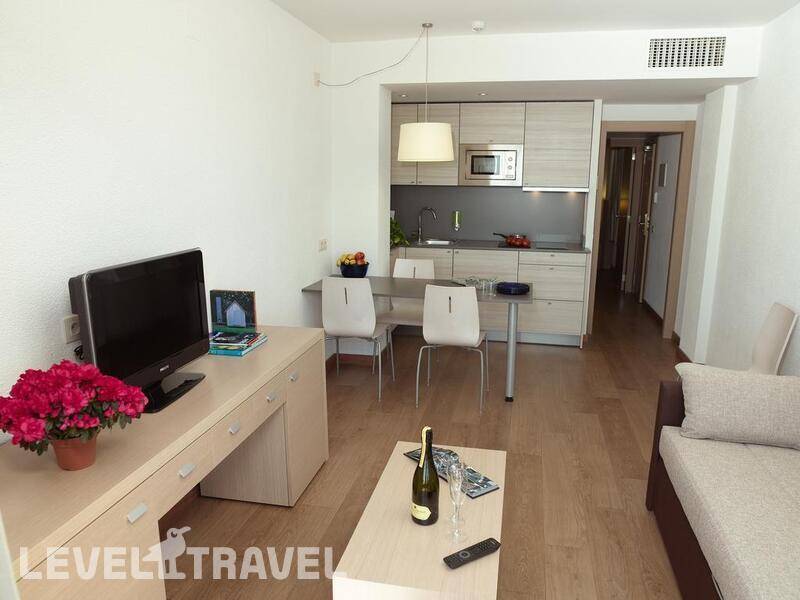 Фотография Apartamentos Almirall