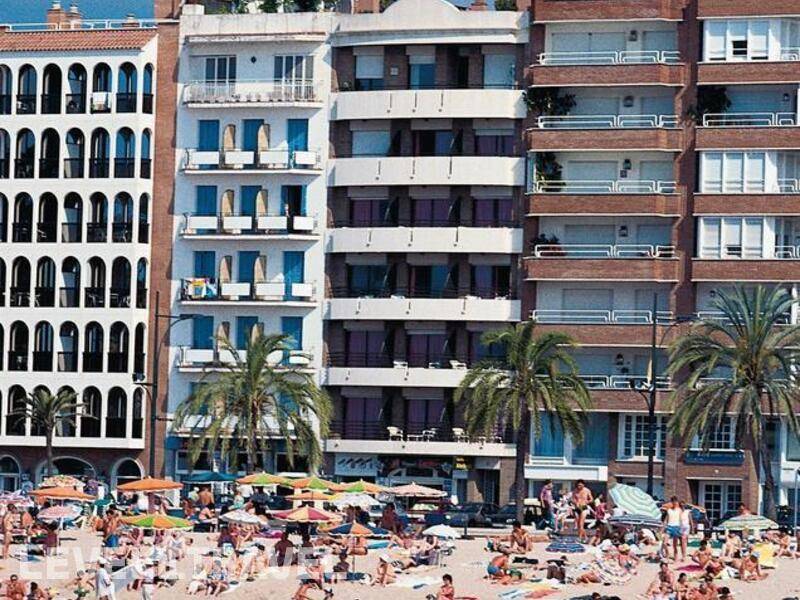 Фотография Apartamentos Almirall