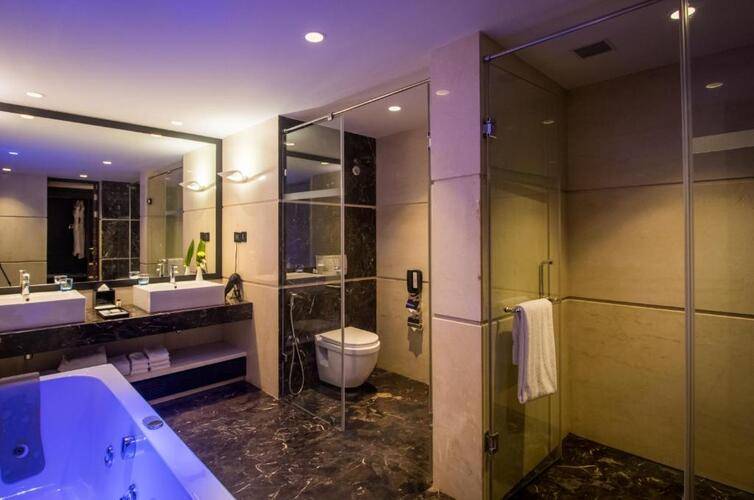 Planet Hollywood Beach Resort