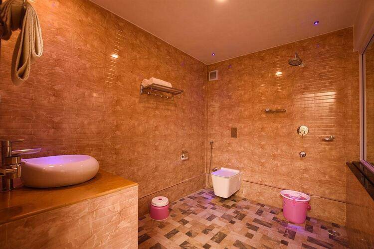 Royal Boomerang Beach Resort (Ex.Royal Aaraya Beach Resort)